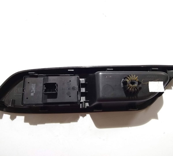 Botão Vidro Eletrico Dianteira Direita Gm Onix Prisma 17/18