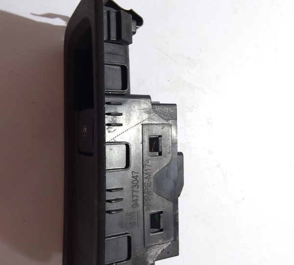 Botão Vidro Eletrico Traseira Direita Gm Onix 2017