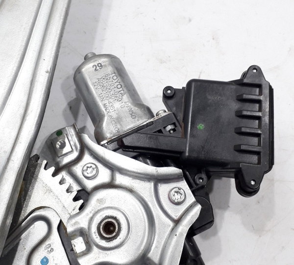 Máquina De Vidro Traseira Direita Toyota Corolla 2013 Usado