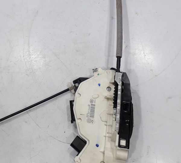 Fechadura De Porta Traseira Direita Vw Up Cross 2018 Usado