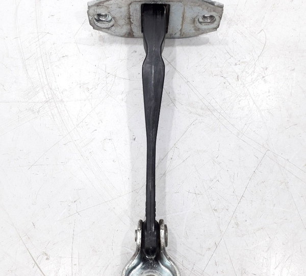 Limitador De Porta Traseira Direita Nissan Versa 2018 Usado