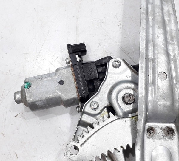 Máquina De Vidro Traseira Esquerda Nissan Versa 2018 Usado