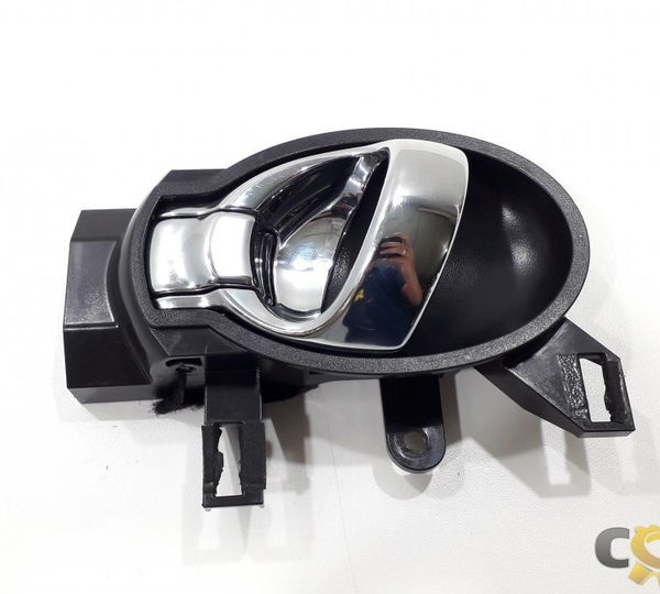 Maçaneta Interna Dianteira Esquerda March 2014 Original Original Foto Dianteira/traseira