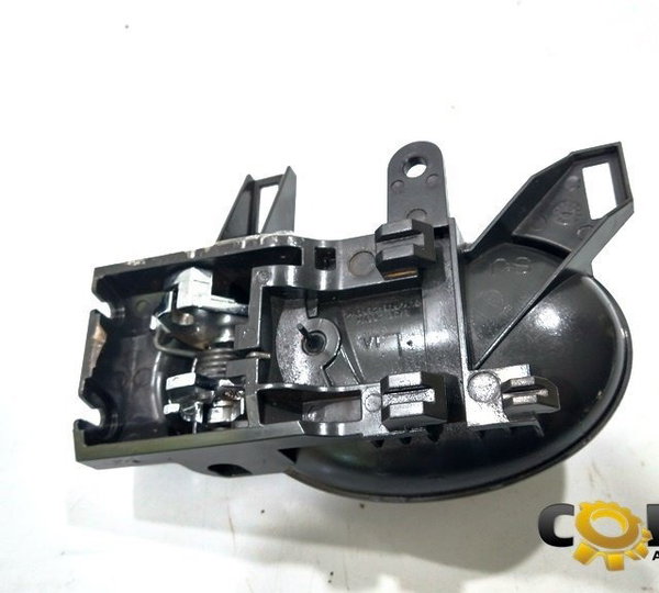 Maçaneta Puxador Interno Porta Esq Nissan March 2013 (7) Preto Dianteira