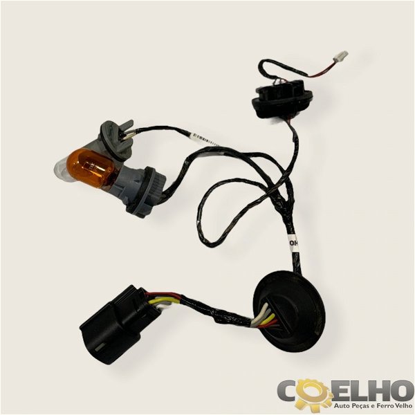 Chicote Lanterna Led Tras Esq. Onix Premier Hatch 2020 (386)