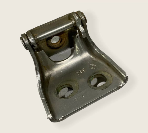 Dobradiça Inferior Porta Traseira Esquerda Kwid 2018 (547)