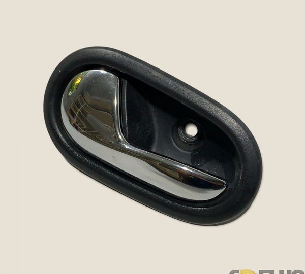 Maçaneta Interna Traseira Esquerda Sandero Gt 19/20 (2081) Original Foto