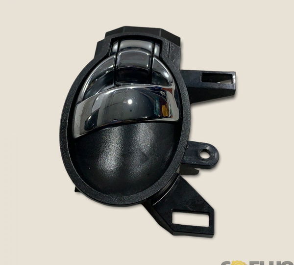 Maçaneta Interna Dianteira Direita March 2017 (3077) Cromado Dianteira