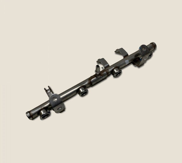 Flauta Combustível Palio Trekking 1.6 16v Flex 2012 (3517)