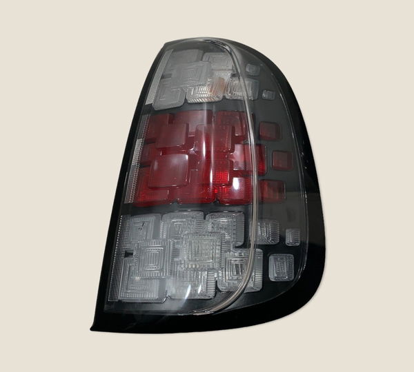 Lanterna Traseira Direita Uno Vivace 1.0 3cc 2017 Direito Vermelho