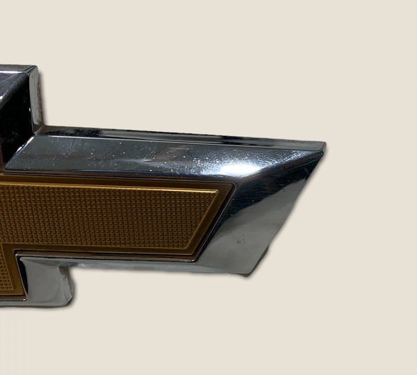 Emblema Grade Dianteira Onix Lt 1.0 Flex 2019 (3849) Dourado