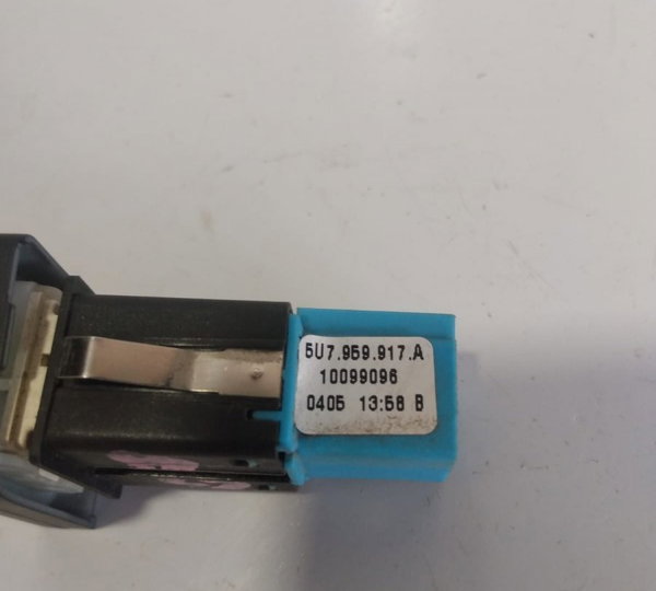 Interruptor Iluminação Caçamba Volkswagen Saveiro - Comparar