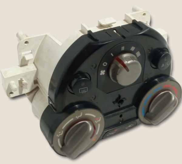 Comando Ar Condicionado Nissan March 1.6 Sv 2013/13 (g)