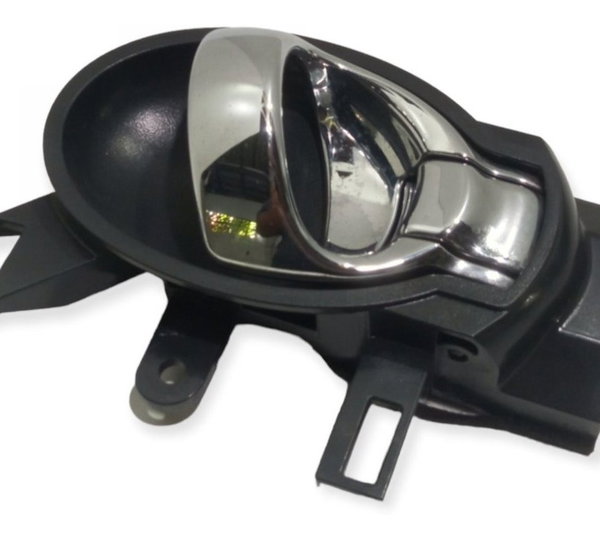 Maçaneta Traseira Direita Nissan March 2015/2016 (g) Original Foto