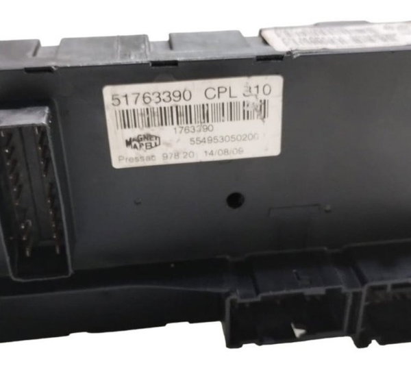Caixa De Fusível Fiat Linea 1.9 16v Dualogic 51825838