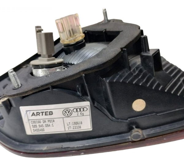 Lanterna Tampa Traseira Lado Direito Vw Fox 2019 Direito