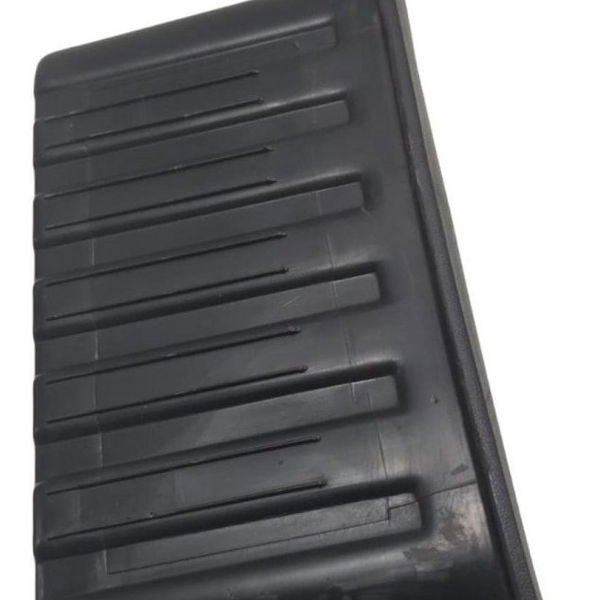 Pisante Lateral Direito Caçamba Saveiro G5 G6 G7