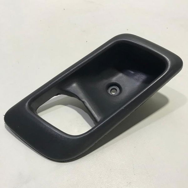 Moldura Maçaneta Interna Esq Fiat Palio Siena Fire 2005/12