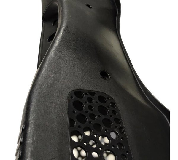 Moldura Porta Malas Novo Palio 12 Diante Orig Novo 100204741