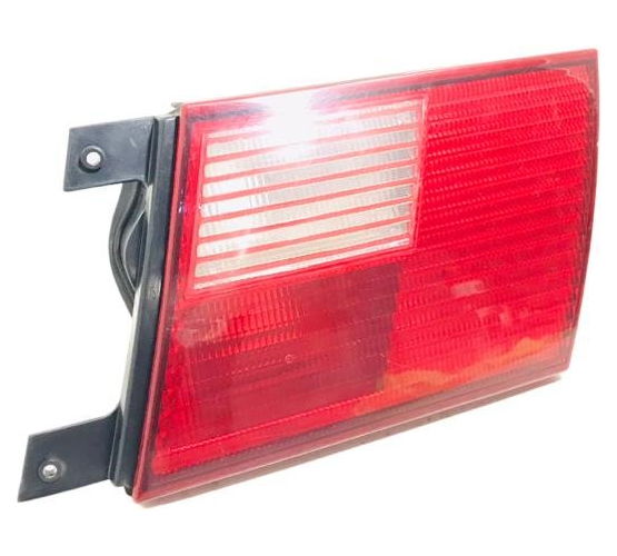 Lanterna Tampa Traseira Direita Vw Santana 1998-2006