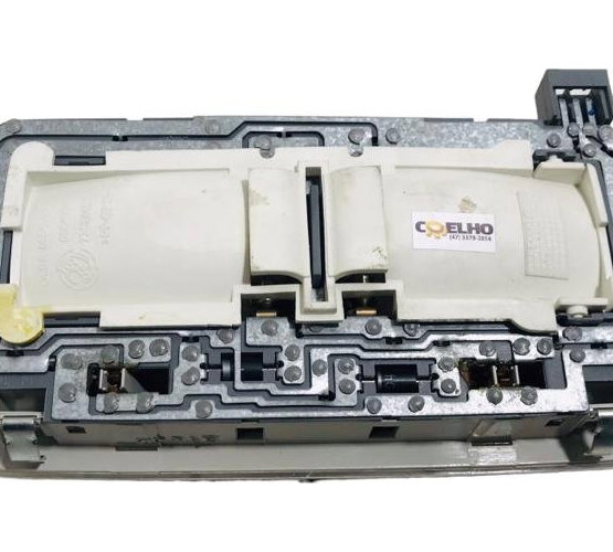 Luz De Teto Cortesia Central Fiat Grand Siena 2013-usado