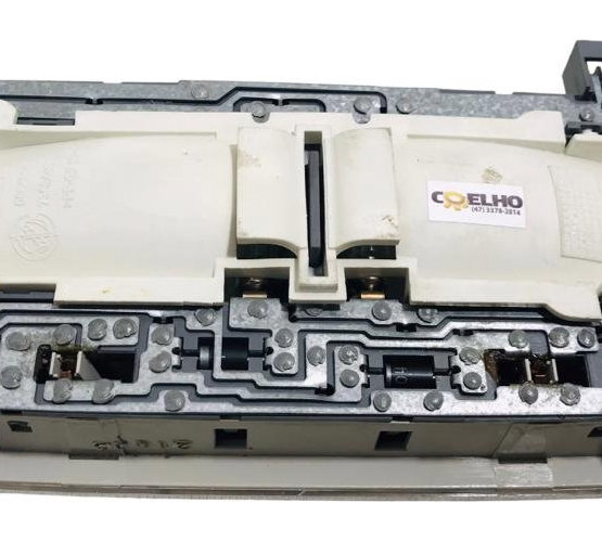 Luz De Teto Cortesia Central Fiat Grand Siena 2013-usado