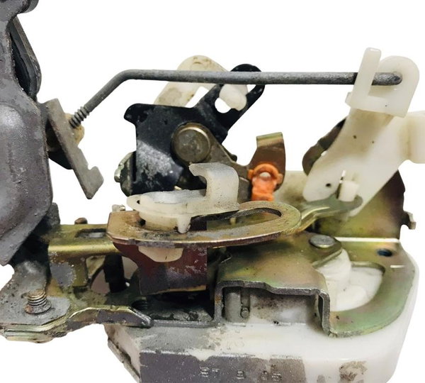 Fechadura Porta Traseira Esquerda Mitsubishi Galant 1997/99