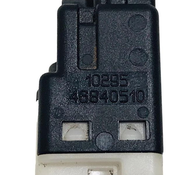 Interruptor Pedal Freio Fiat Uno Mille 2011/12 46840510