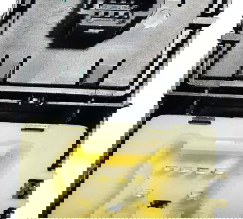 Moldura Inferior Do Painel Central Renault Sandero 1.6 8v