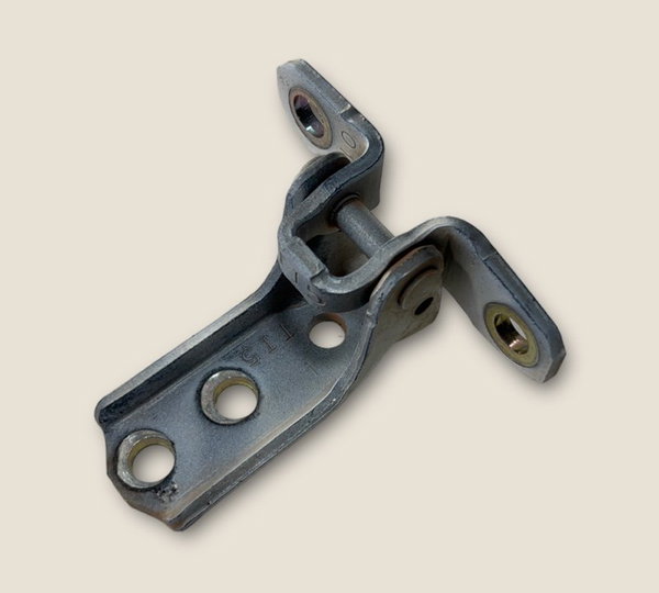 Dobradiça Diant. Esq. Inferior L200 New Triton 2021 (4361)