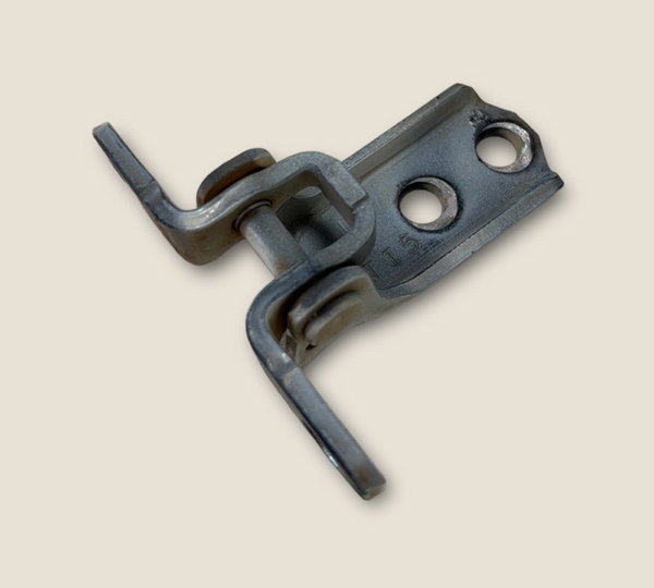 Dobradiça Diant. Esq. Inferior L200 New Triton 2021 (4361)
