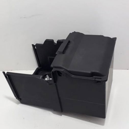 Caixa De Bateria Ford Focus 2015-usado