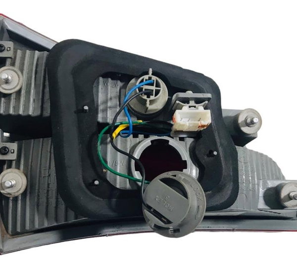 Lanterna Traseira Porta Malas L/direito Hyundai Hb20 2012/14
