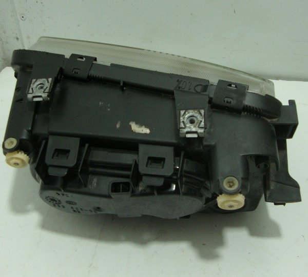 Farol Direito Audi A3 1997-usado