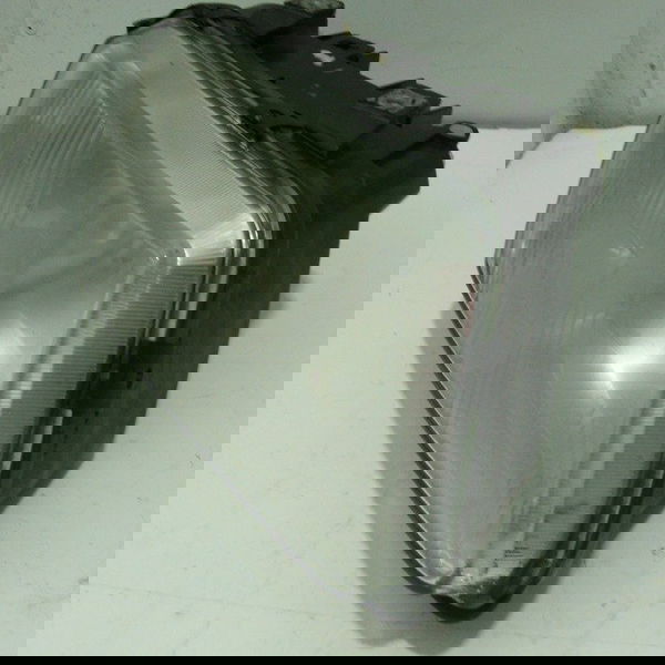Farol Direito Audi A3 1997-usado