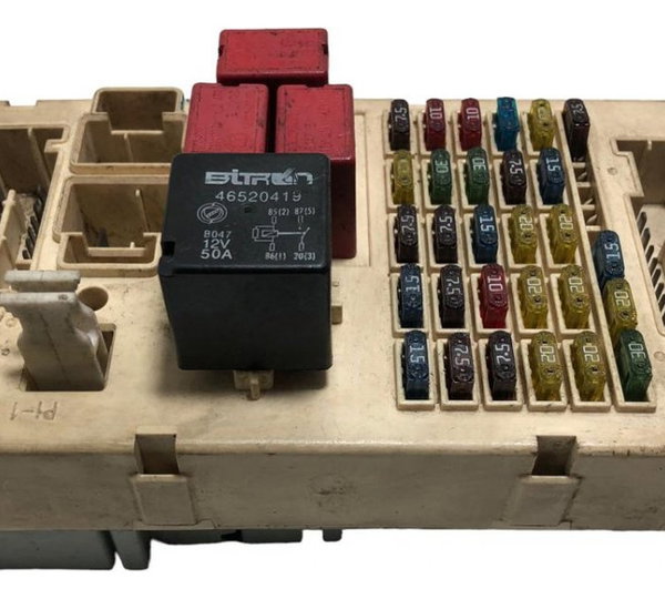 Caixa Fusiveis Interna Fiat Stilo 1.8 8v 2006