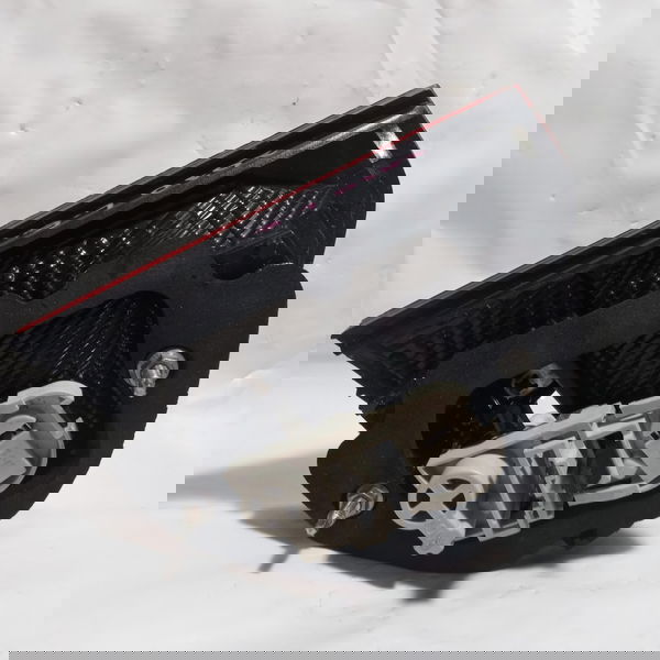 Lanterna Tampa Traseira Lado Esquerdo Vw Voyage G6 2010