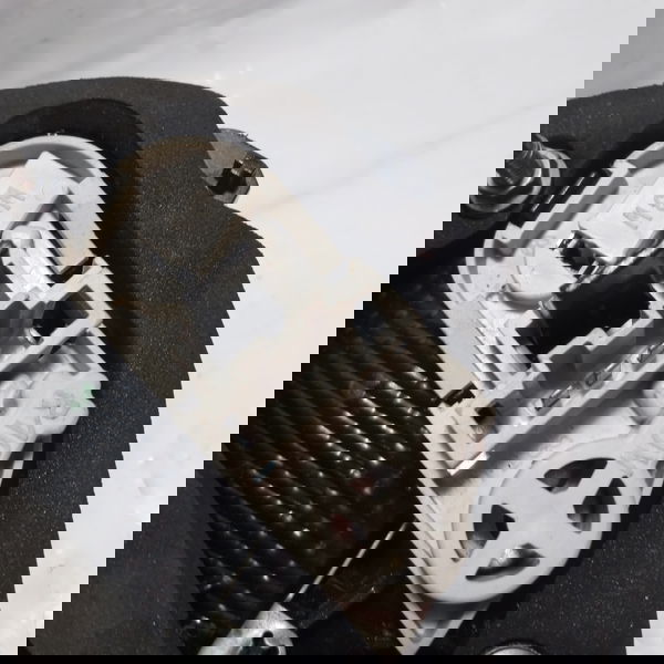 Lanterna Tampa Traseira Lado Esquerdo Vw Voyage G6 2010