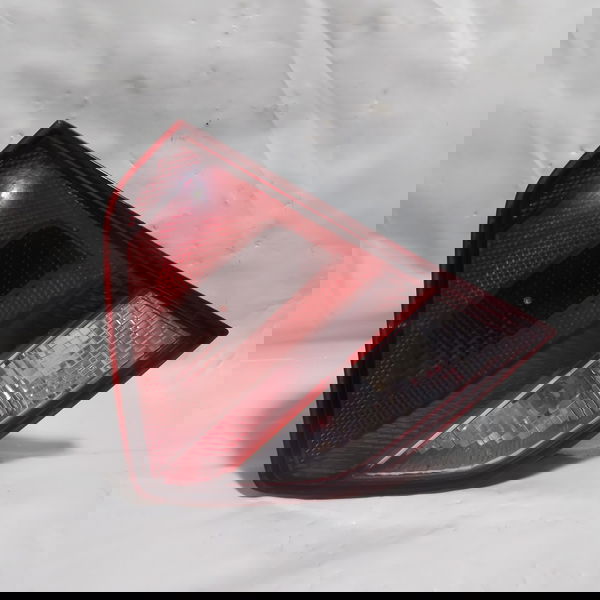 Lanterna Tampa Traseira Lado Esquerdo Vw Voyage G6 2010