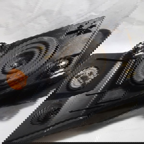 Farol Lado Direito Gm Onix 2013  Direito