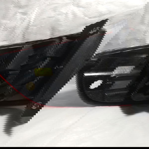 Lanterna Traseira Direita Fiat Strada 2014