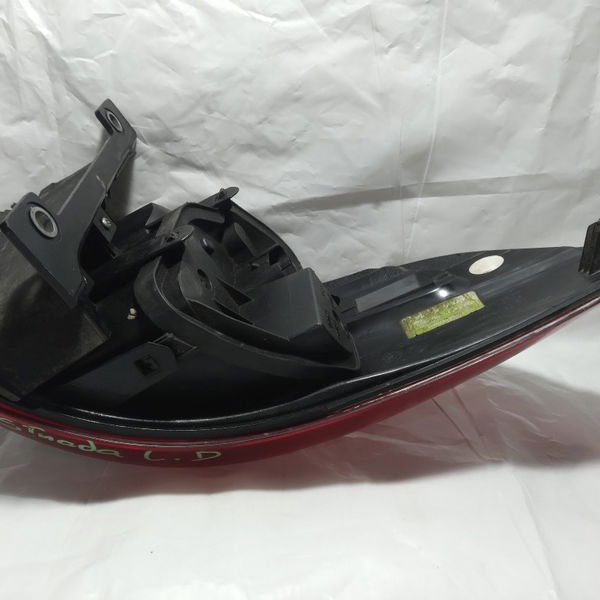 Lanterna Traseira Direita Fiat Strada 2014