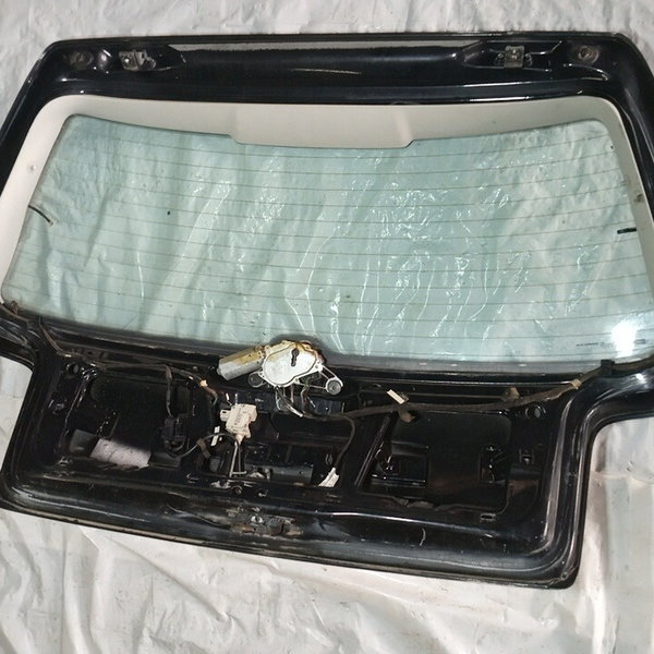 Capo Traseiro Com Vidro Vigia Vw Golf 2004 Sapão  Preto