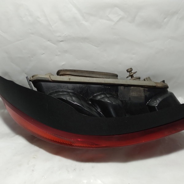 Lanterna Traseira Esquerda Gm Celta 2003