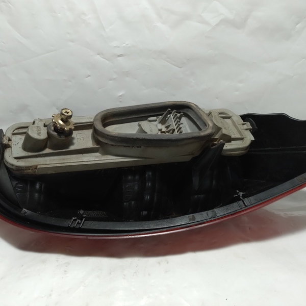 Lanterna Traseira Esquerda Gm Celta 2003