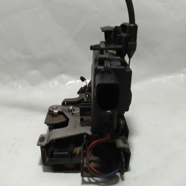 Fechadura Porta Traseira Direita Vw Golf 2000