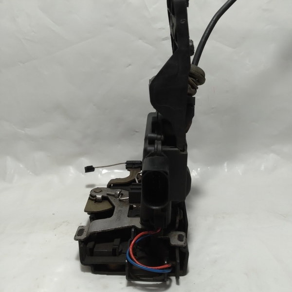 Fechadura Porta Dianteira Direita Vw Golf 2000
