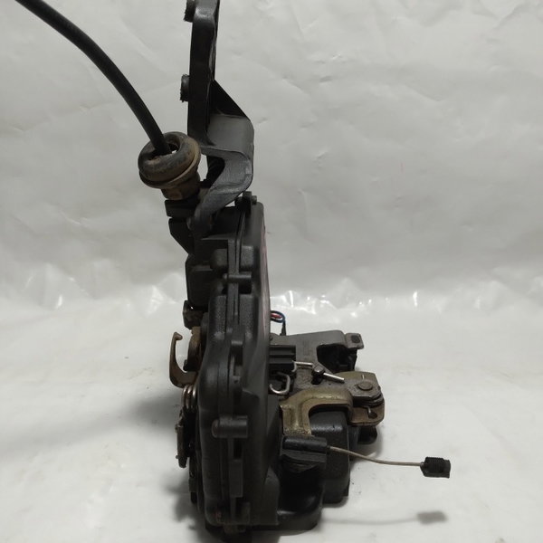 Fechadura Porta Dianteira Direita Vw Golf 2000