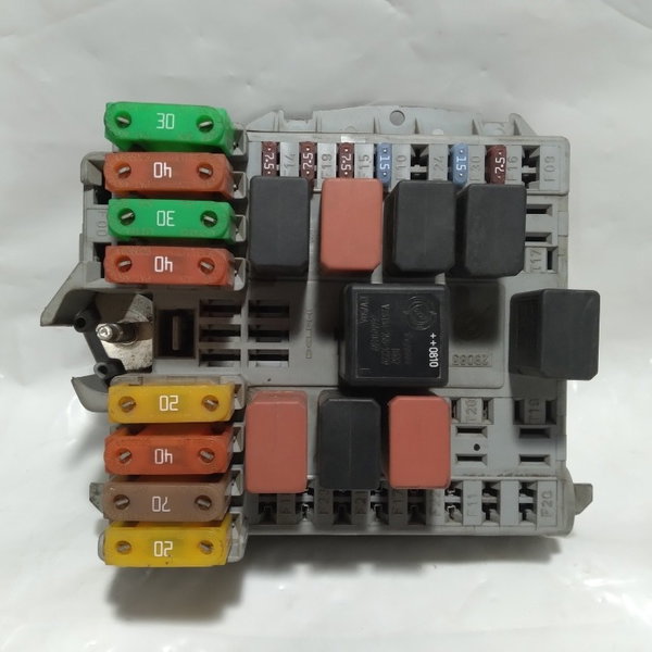 Caixa De Fusível Fiat Punto 2009