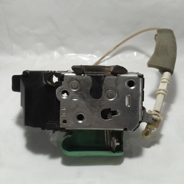 Fechadura Porta Dianteira Direita Fiat Punto 2009